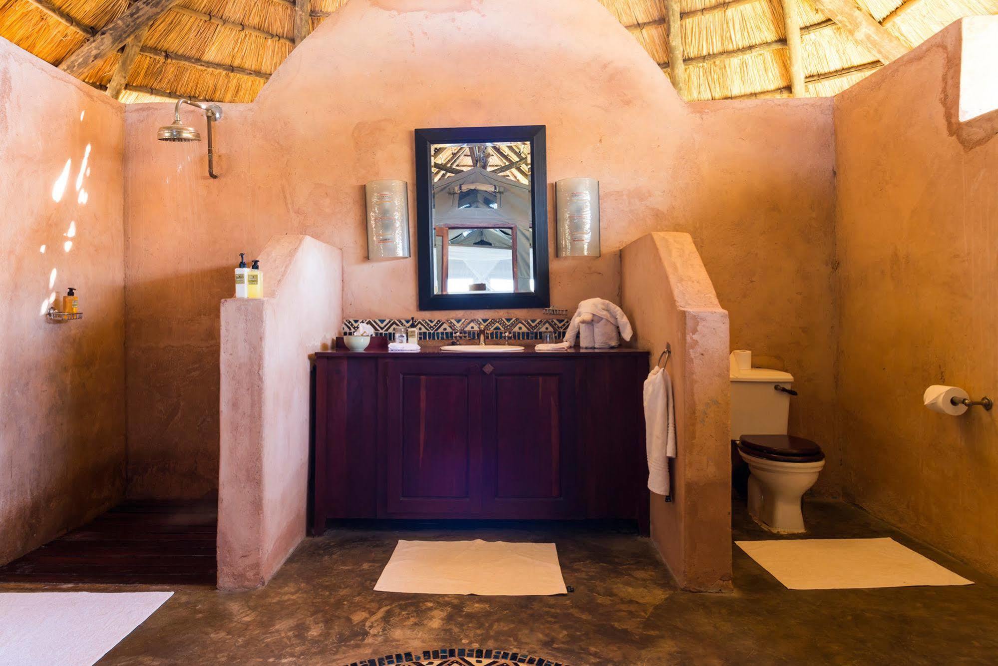 Royal Zambezi Lodge Mafuta Екстериор снимка