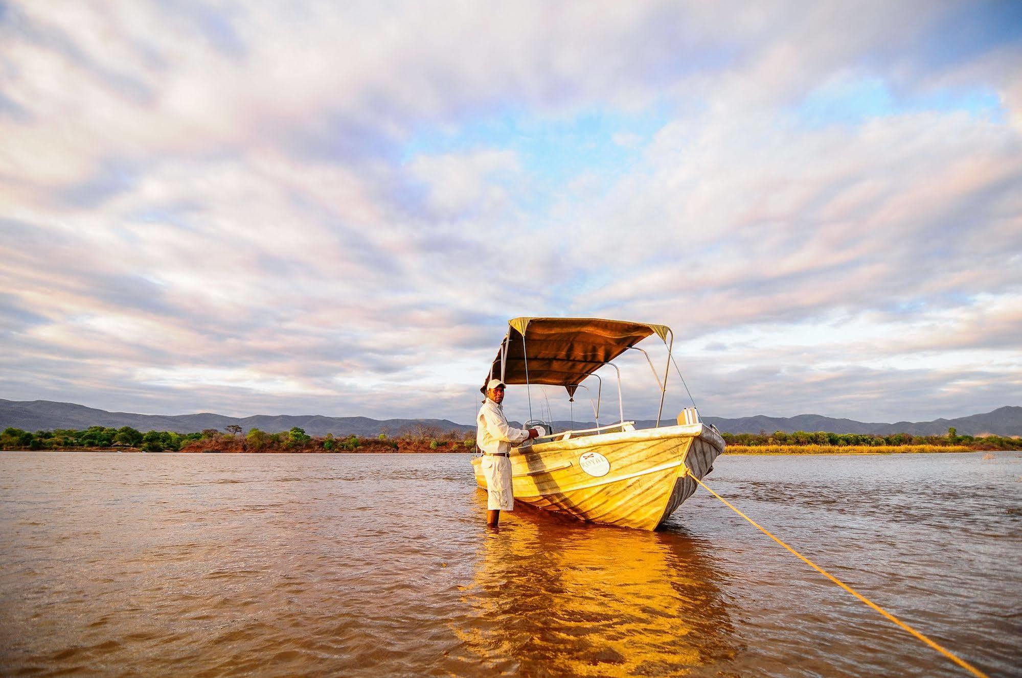 Royal Zambezi Lodge Mafuta Екстериор снимка